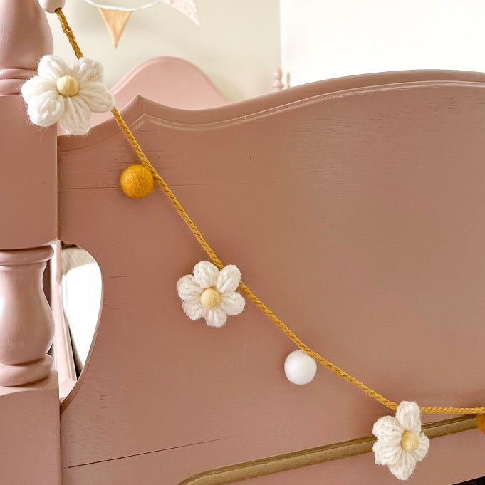 Daisy Garland | Home Decor