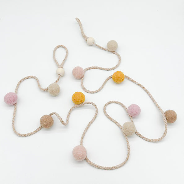 Pom-pom Garland | Home Decor