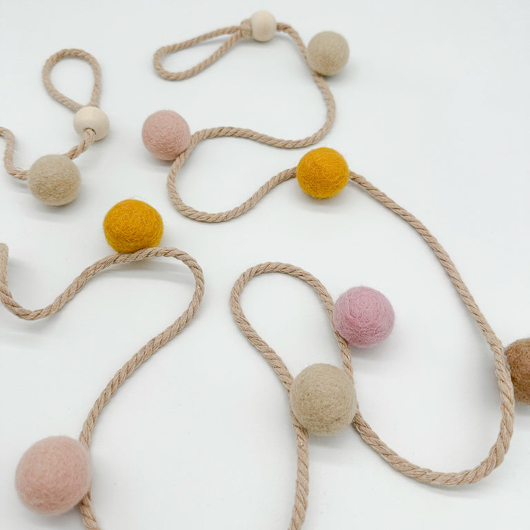 Pom-pom Garland | Home Decor