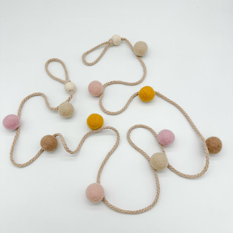 Pom-pom Garland | Home Decor