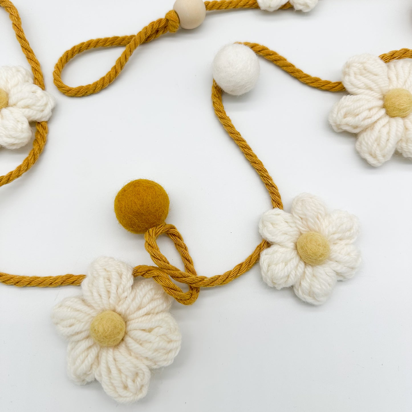 Daisy Garland | Home Decor
