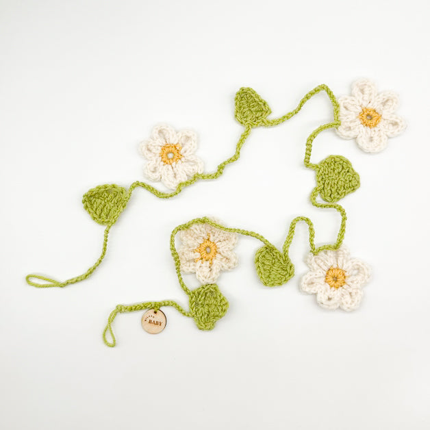 White Daisy Dream Crochet Garland | Strawberry Fields