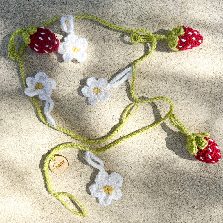 Strawberry Daisy Crochet Garland | Strawberry Fields