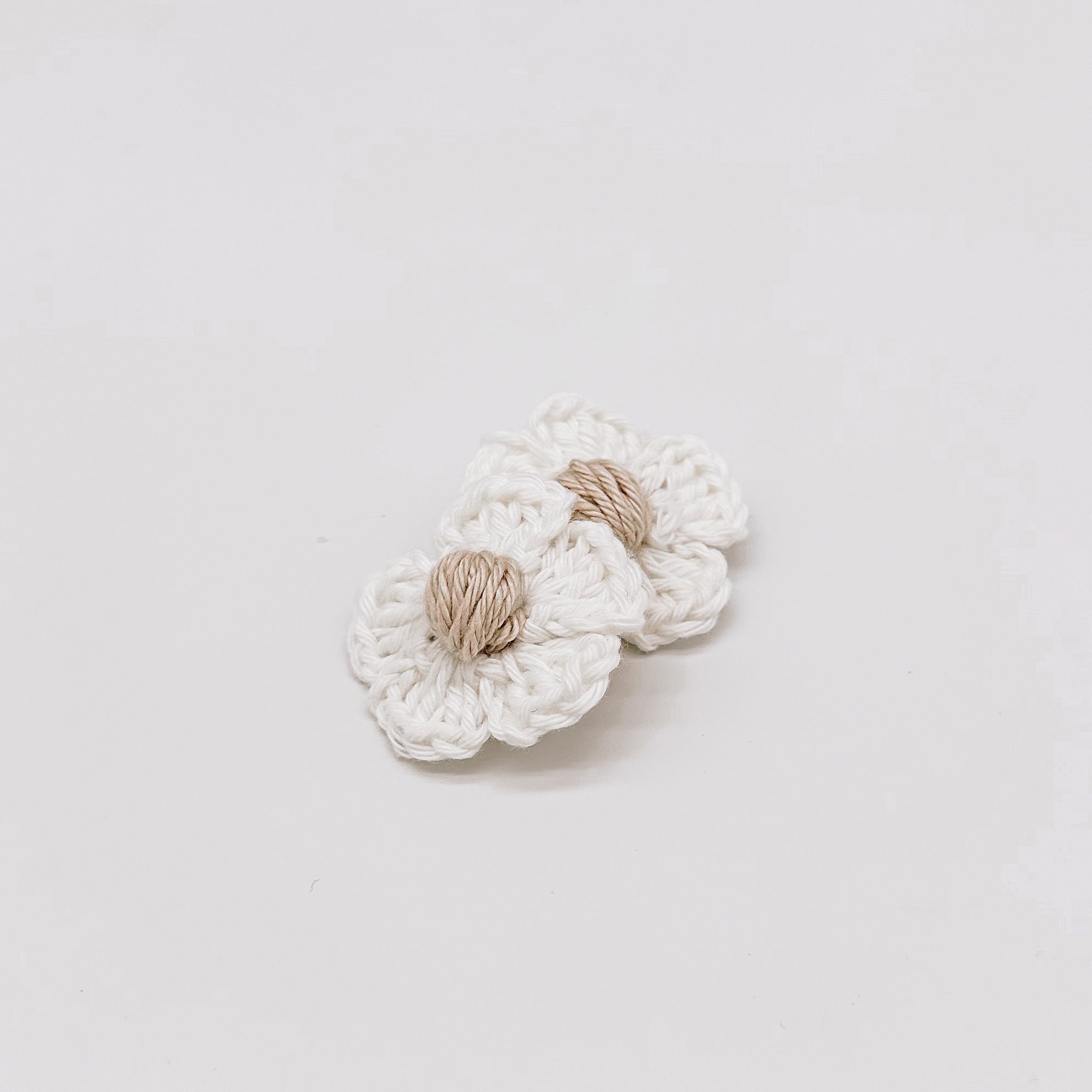 Daisy Beige Clips | Hand Crocheted