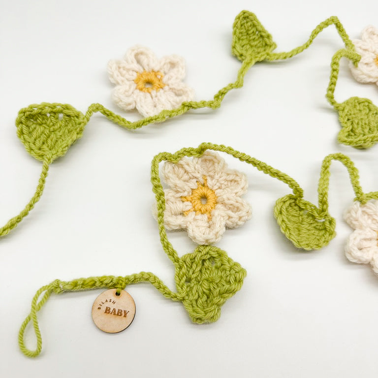 White Daisy Dream Crochet Garland | Strawberry Fields