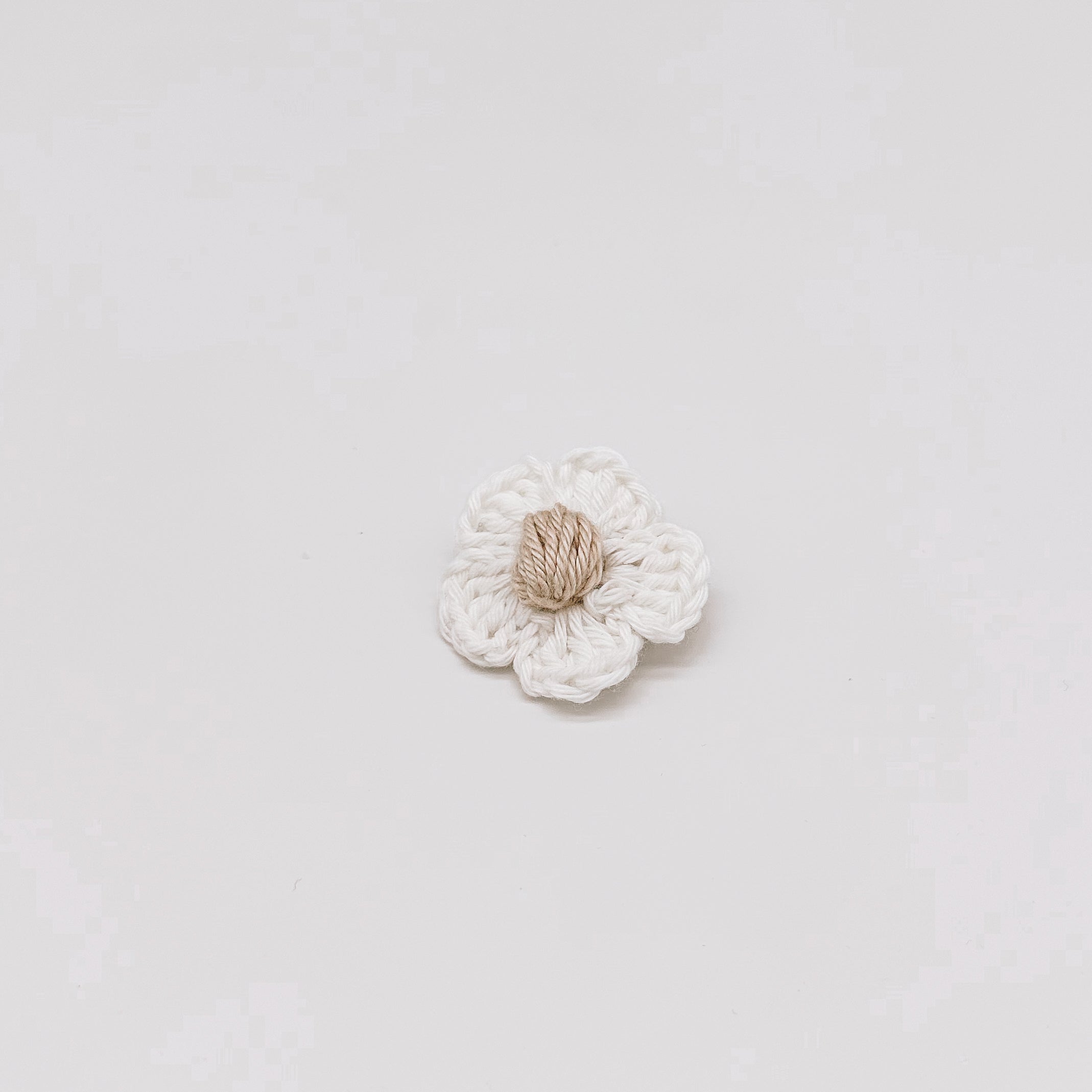 Daisy Beige Clips | Hand Crocheted